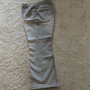 Chicos Platinum jeans size 0.5. Taupe color